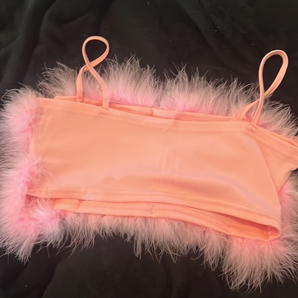 pink fuzzy crop top - Picture 2 of 2